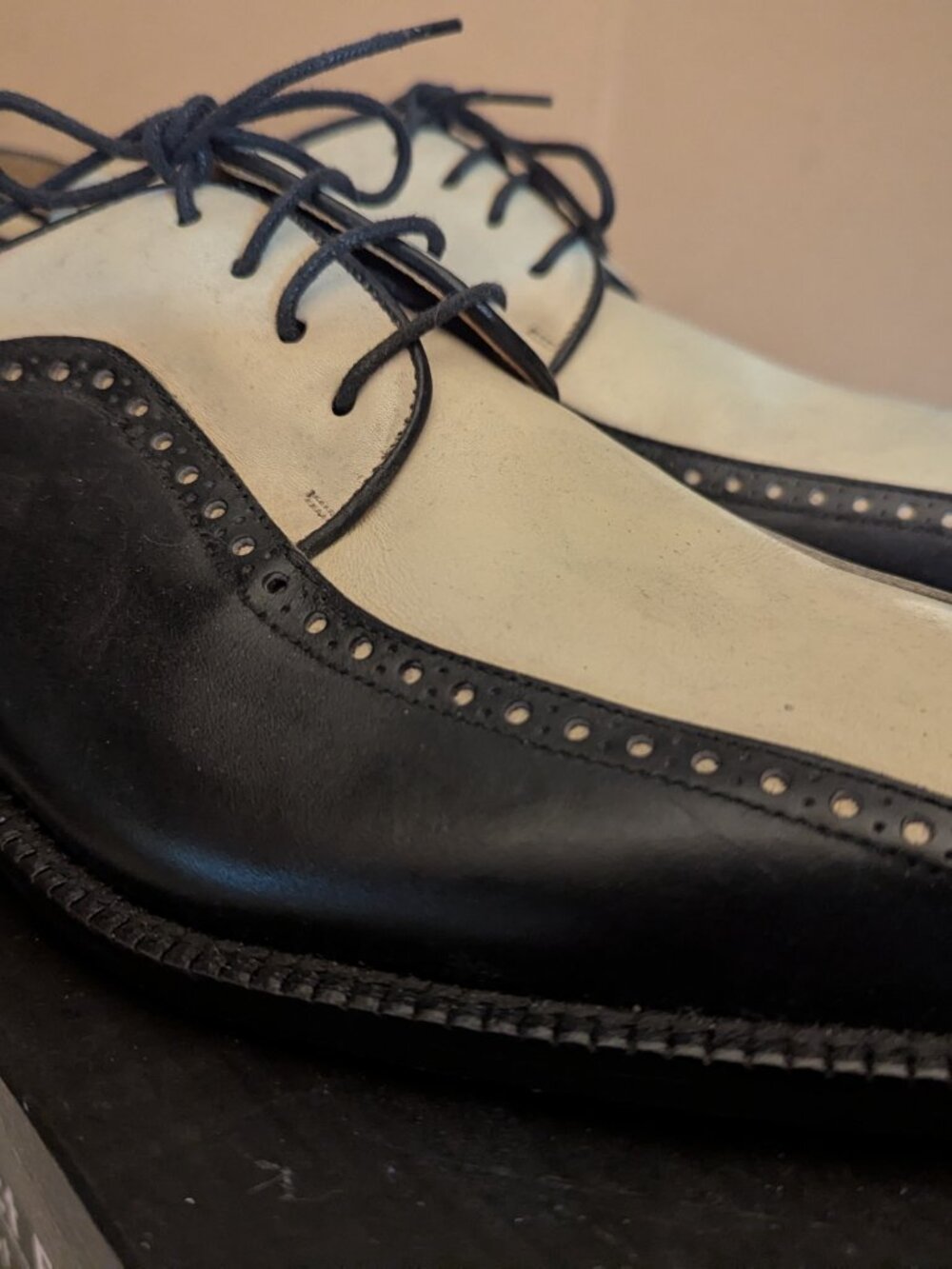 Mezlan Two Tone Men;s Shoes  Size 9
